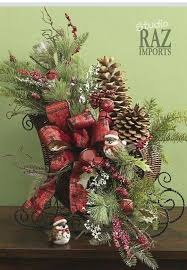 Christmas Tree On A Sleigh Santa In Sleigh Christmas Decorations Table De Christmas Floral Arrangements Christmas Flower Arrangements Christmas Arrangements