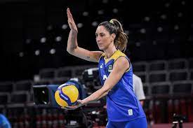 Carol gattaz was born in 1980s. Aos 40 Anos Carol Gattaz Mostra Importancia Da Maturidade Na Carreira Exame