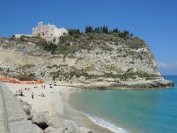 Mar 18, 2021 · tropea und capo vaticano sind zwei der hauptattraktionen dieser region. Tropea Badeparadies In Kalabrien Inseln Zum Traumen