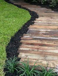 allees de jardin 8 idees pour embellir votre exterieur en 2020 idee deco jardin pas cher allee de jardin idee allee de jardin