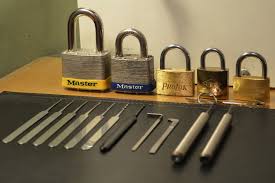 The flat side should be facing up. How To Pick A Lock Basics 3 Steps With Pictures Instructables