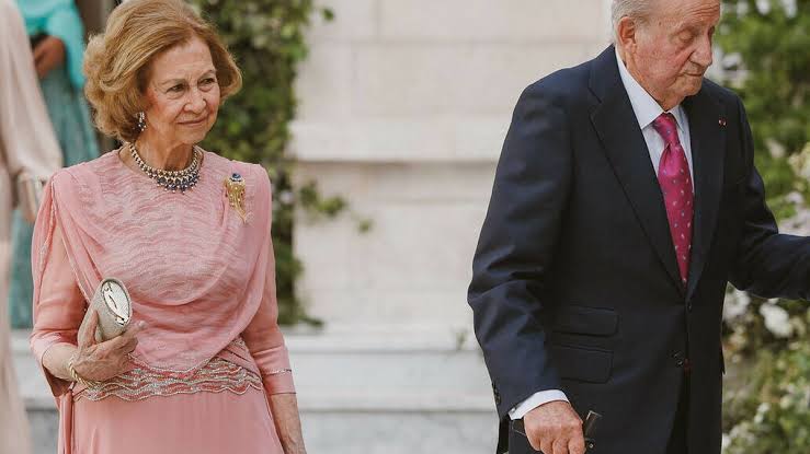 La nueva sintonía del rey Juan Carlos y la reina Sofía: más compadres que  nunca