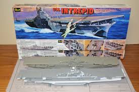 The uss essex in heavy seas. Puttering In The Study Intrepidcorrected Revell S Classic 1 720 Essex Class Carrier Corrected