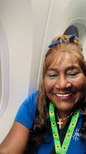 Barbara En El Aeropuerto Con Su Carnal