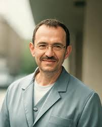 Kari Vernon's Instagram, Twitter & Facebook