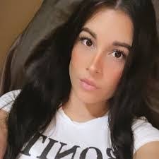 Leslie Pimentel's Instagram, Twitter & Facebook