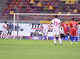 Jun 22, 2021 · un fost jucător de la fcsb şi de la dinamo, care a plecat gratis de la cele două cluburi, are mari şanse să prindă un transfer în la liga. Fcsb A Invins O Pe Dinamo In Etapa A Vi A A Ligii I Radio Romania Oltenia Craiova