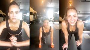 ▸ guldbaggenominerade skådespelaren har en rad projekt på gång. Jessica Alba Instagram Live Stream 20 March 2020 Ig Live S Tv