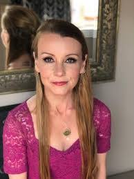 Julia Redman's Instagram, Twitter & Facebook