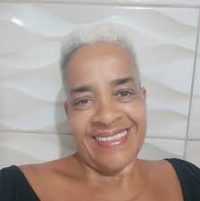 É uma sensação incrível saber que estou ajudando outras pessoas não apenas  a assistir a essa série maravilhosa e fenomenal, mas também o fato de as  pessoas serem levadas a Cristo e