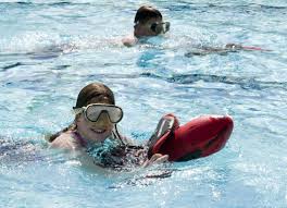 zwemmen met waterscooter in hessenbad hoog keppel waterscooter zwemmen