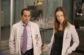 Olivia wilde (born olivia jane cockburn; Bild Zu Olivia Wilde Dr House Bild Olivia Wilde Peter Jacobson Filmstarts De
