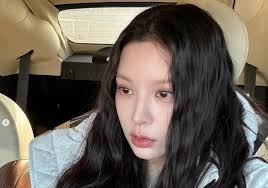 Cho Min, daughter of former Justice Minister Cho Kuk, who is working as a  professional YouTuber, is ..