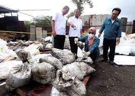 Sementara itu, ketua pengarah jbpm, datuk mohammad hamdan wahid berkata, kualiti udara di kawasan yang. Berita Harian A Twitter Pencemaran Sungai Kim Kim Dua Pemilik Kilang Barang Lusuh Antara 3 Ditahan Https T Co E0hch1iqy8