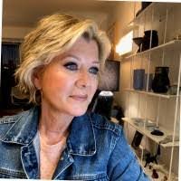 Ellen Keating's Instagram, Twitter & Facebook