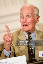 Former US Secretaries of State James Baker III and Warren... News Photo