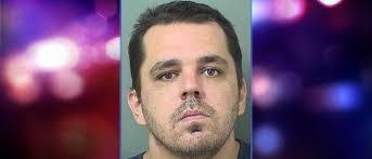 Man accused of sending graphic texts to undercover officer