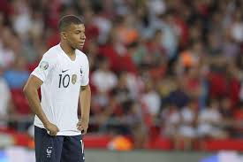 Un déplacement qui n'est jamais simple attendait les bleus, d'autant que les locaux connaissent une lui, comme une bonne partie du onze turc ce soir, est encore très jeune et offre de belles promesses à tout un pays. Match Calamiteux Pour Mbappe Et Les Bleus Face Aux Turcs Resume Et Reactions