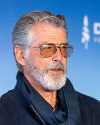 Pierce brosnan and his wife keely shaye smith enjoyed a romantic dinner for two at a los angeles hot spot on friday night. Former 007 Pierce Brosnan Wants A Woman As Next James Bond Gma