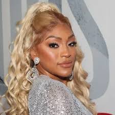 Tamara Singer's Instagram, Twitter & Facebook