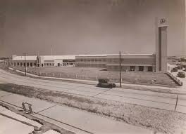 General Motors Holden Factory On The Corner Of Bunnerong Road And Wentworth Avenue Pagewood C 1940s It C Australia History As Time Goes By Historical Photos