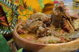 Kedjenou De Poulet Rien N Est Plus Simple Une Recette Typiquement Ivoirienne Qui A Ete Demandee Et Redemandee En En 2020 Recette Africaine Poulet Poulet Alimentation