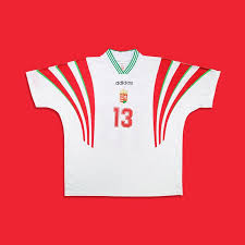 Vind fantastische aanbiedingen voor hungary football shirt. Buy Hungary Football Shirt