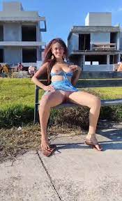 Horny Girl Fingering Outdoor Public Video - ViralPornhub.com