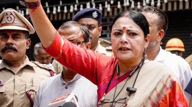 Bengal: Minister confronted as Annapurna protests spread across state