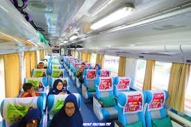 Di utiket.com anda dapat mencari dengan mudah dan menemukan harga tiket ka termurah untuk route kereta api di indonesia, seperti tiket kereta api tegal ke cirebon. Info Lengkap Jadwal Dan Harga Tiket Ka Argo Cheribon 2021