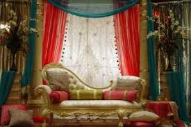 Decorations in indian weddings have surpassed the typical standards of simple hanging or scrunched up drapes and cliched floral arrangements a long time back. Indian Wedding Decorations