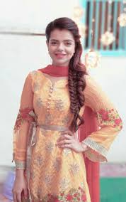 Just as being a gifted entertainer, srha asghar is likewise a notable model and host. Srha Asghar Pakistani Fashion Party Wear Pakistani Dress Design Fancy Dress Design