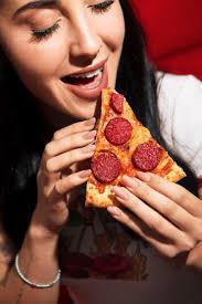 Immagini di Mangiare pizza