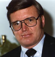 Willis Benton's Instagram, Twitter & Facebook