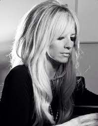Long Hair With Heavy Fringe Bangs Hair Styles Long Hair Styles Layered Haircuts With Bangs