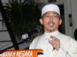 نئ عبد ٱلعزيز بن نئ مت ‎; Nik Omar Who Is Contesting The Chempaka State Seat Didn T Have Influence