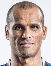 Một năm sau sự mất mát này, rivaldo đã bắt đầu sự nghiệp bóng đá chuyên nghiệp của mình. Rivaldo Spielerprofil Transfermarkt