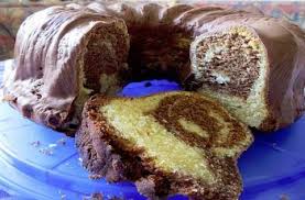 Ultimativer Bienenstich Mit Leckerer Puddimg Sahne Fullung Nutella Kuchen Bienenstich Rezept Lebensmittel Essen