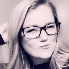 Candice Ruth's Instagram, Twitter & Facebook