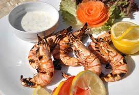 Loc de parcare asigurat are aer conditionat, dar apartamentul e racoros, nu a fost. Jurnal De Vacanta In Mamaia Graceful Style