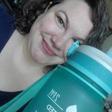 Happy Friday. I actually thought I would be doing and feeling better. COVID  has left me dizzy and fatigued. I am going baby steps in my wellness  routine. Pushing fluids. Restricting food