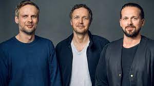 Once again, subservient chickens make a branding video go viral. Daniel Adolph Verlasst Jung Von Matt Mathias Richel Kommt W V