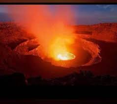 The two volcanos are located about 13 kilometers (8.1 miles) apart. Spbrn22uux4efm