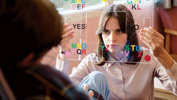 The Beauty in The Theory of Everything – On the Screen Reviews