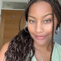 100+ ملفًا شخصيًا يحتوي على “Moncrieffe”