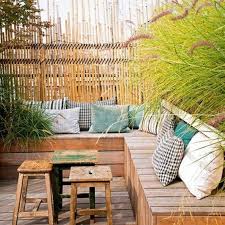Deco Terrasse 13 Terrasses A Copier If You Have A Small Yard The Last Thing You Want Is To Stuff Him With A Dining In 2020 Patio Outdoor Decor Outdoor Rooms