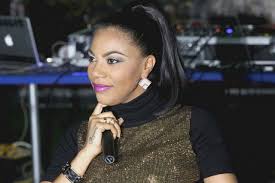 Musica da yula araujo 2021 : Yola Araujo Retira Se Da Corrida Da Globo Zap News Mdundo Com