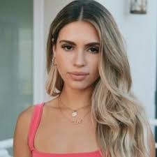 Jenna Coyle's Instagram, Twitter & Facebook