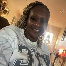 So this why them chics never say shit bout him much lol