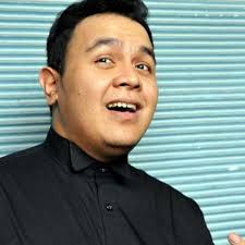 Untuk menyambut datangnya tahun 2016 dan bakal berakhirnya tahun 2015, tim bintang.com secara spesial memberikan daftar 10 lagu yang paling sering dimainkan sepanjang tahun 2015. Raih Artis Pria Terbaik 2016 Tulus Dapat Ucapan Dari Rossa Showbiz Liputan6 Com